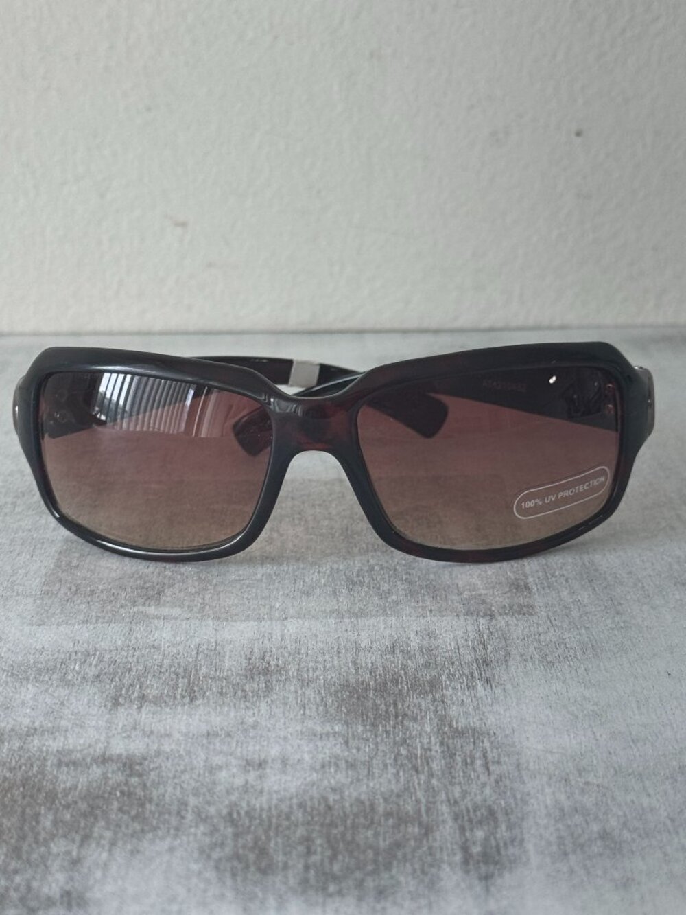 SUNGLASSES VTG Woman's Classic Brown Frame Brown Lens 100% UV Protection